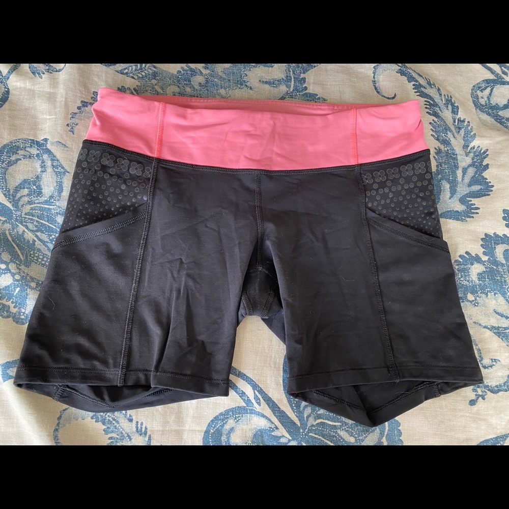 Black & pink Lululemon Dart & Dash spandex shorts size 8